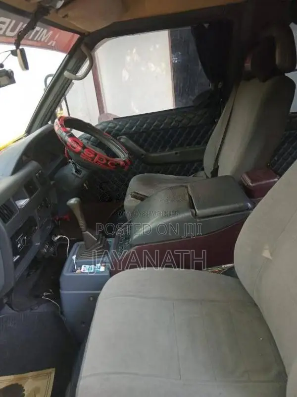 Mitsubishi Po15 1991 Van (Used)