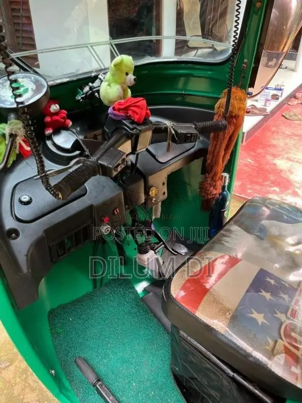 Bajaj 4 stroke 2010 Three Wheel (Used)