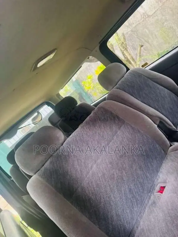 Toyota KDH 200 Super GL 2007 Van (Used)