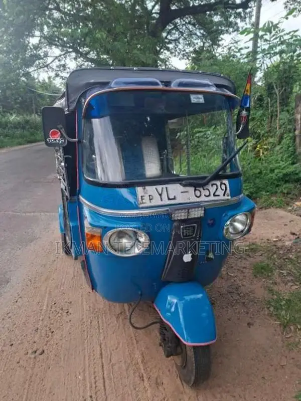 Bajaj 4 Stroke 2011 Three Wheel (Used)