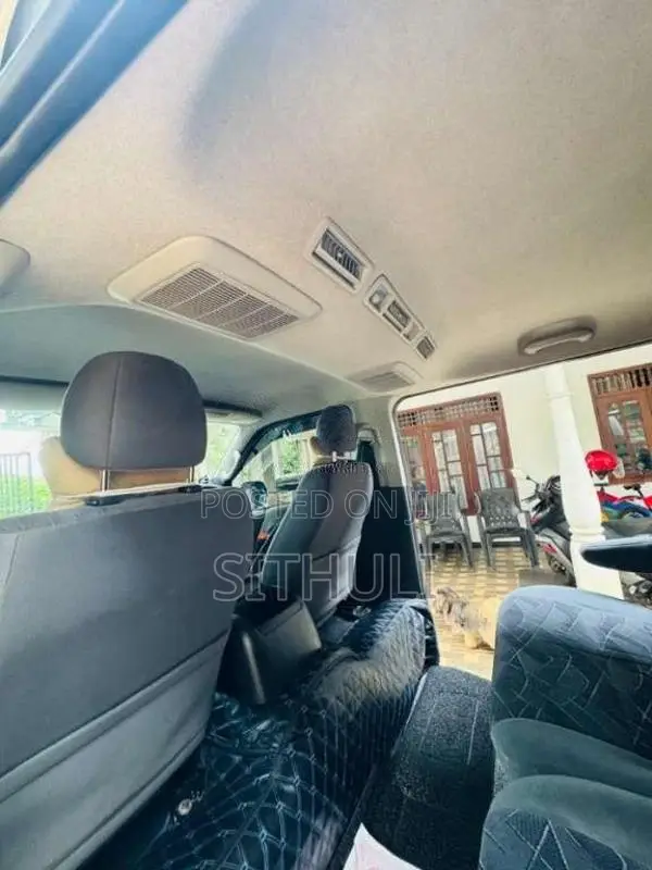 Toyota KDH 2013 Van (Used)