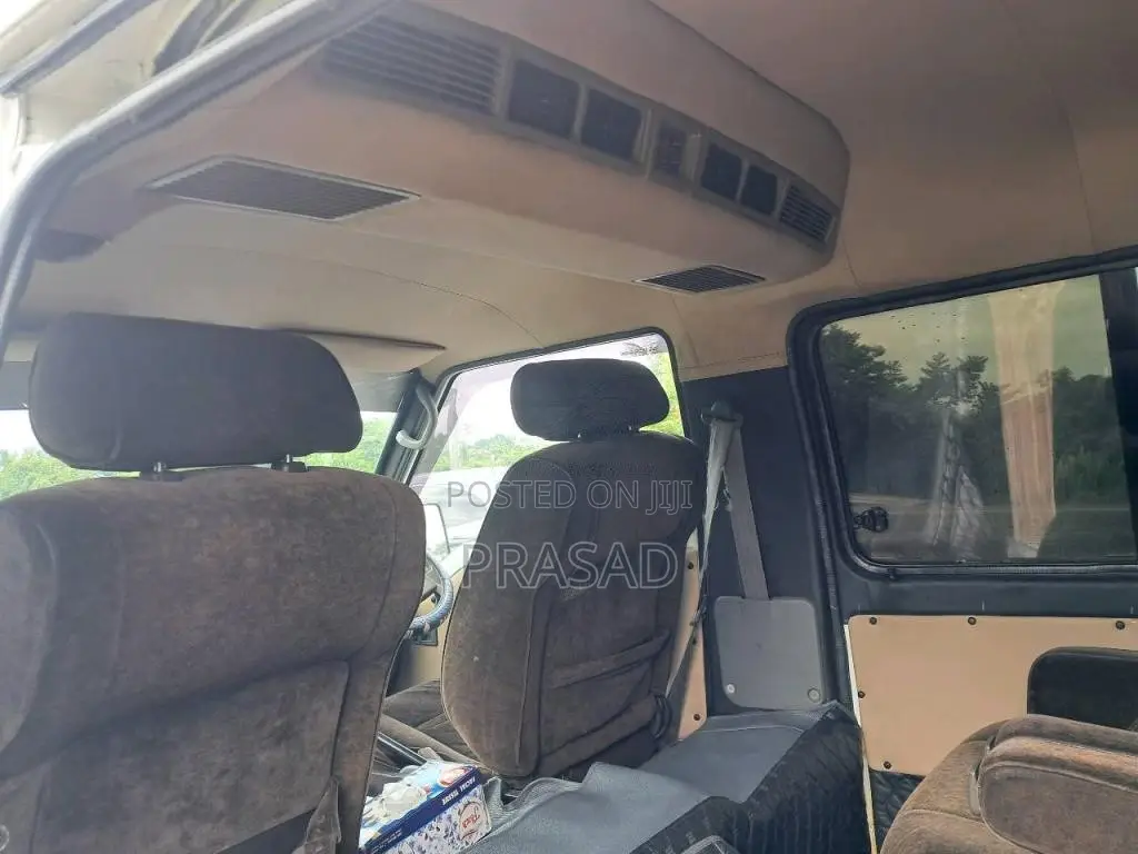 Mitsubishi PO15 2011 Van (Used)