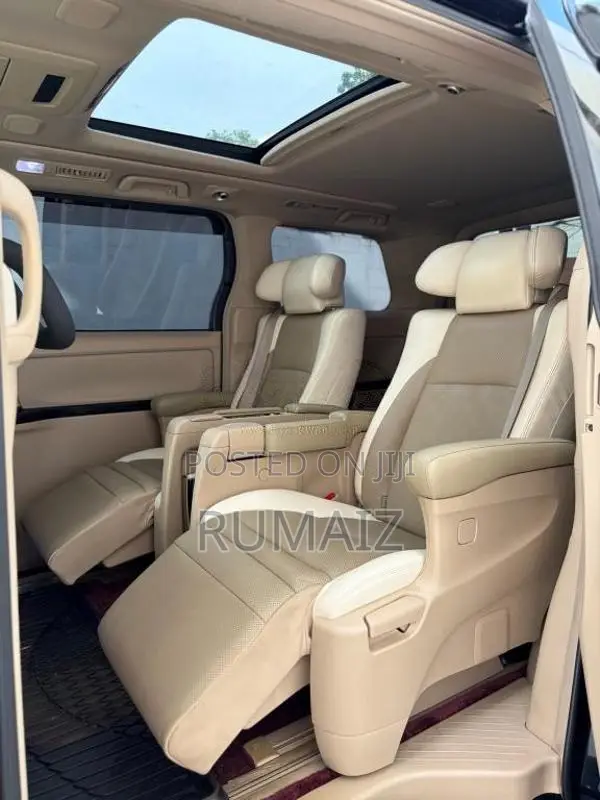 Toyota Alphard Executive Lounge 2014 Van (Used)
