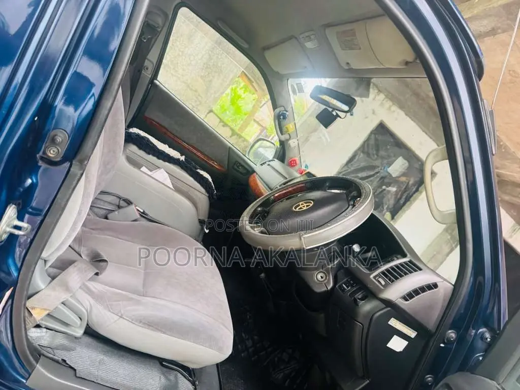 Toyota KDH 200 Super GL 2007 Van (Used)