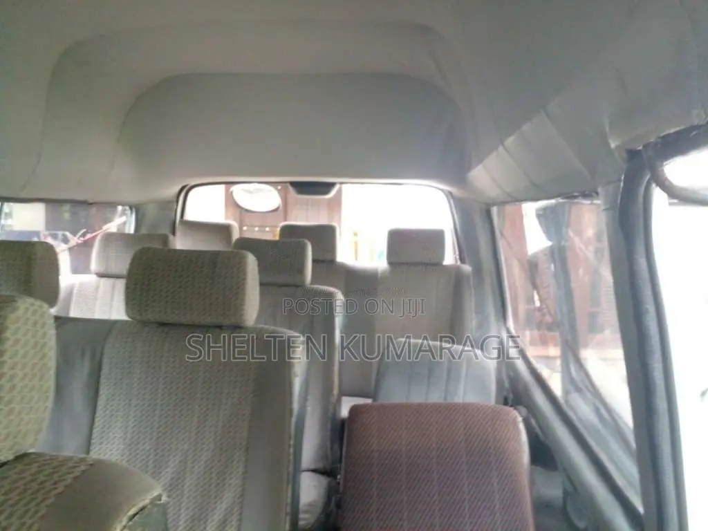 Nissan Caravan 1982 Van (Used)