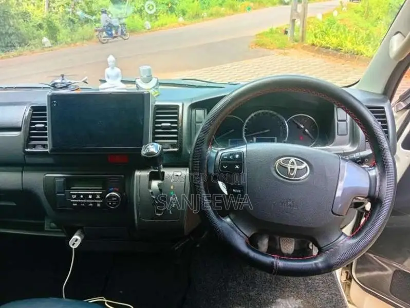 Toyota KDH 201 Super GL Dark PRIME 2015 Van (Used)
