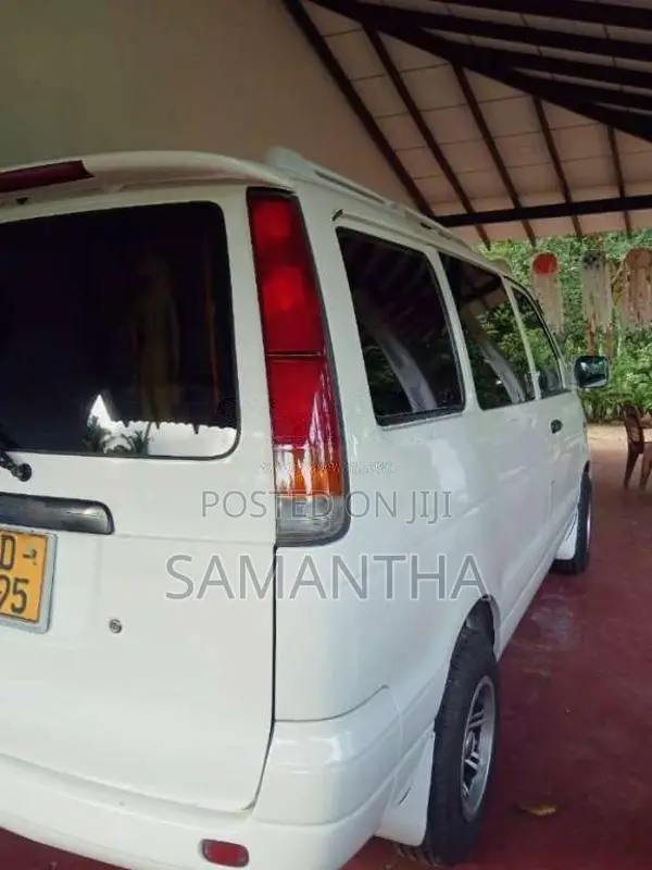 Toyota Noah 1998 Van (Used)