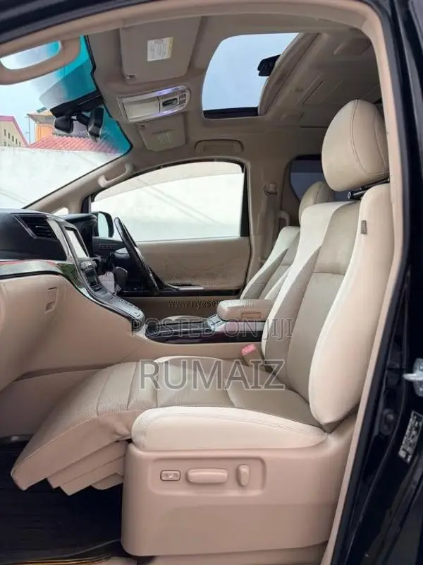 Toyota Alphard Executive Lounge 2014 Van (Used)