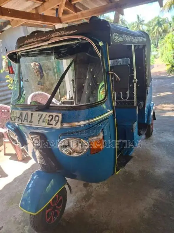 Bajaj 4 Stroke 2013 Three Wheel (Used)