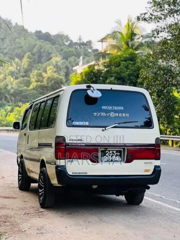Toyota Dolphin 103 1993 Van (Used)