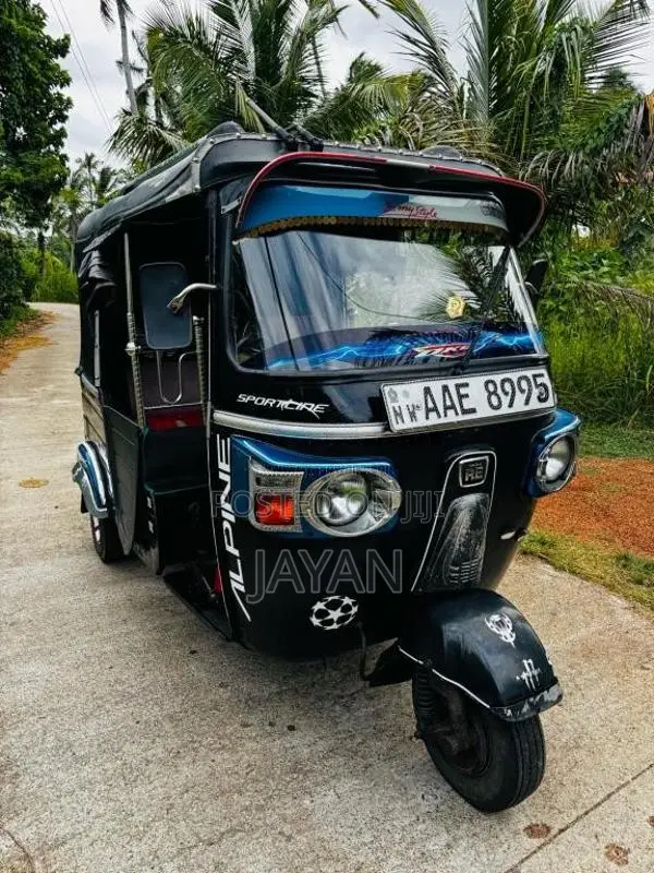 Bajaj RE 205 2012 Three Wheel (Used)
