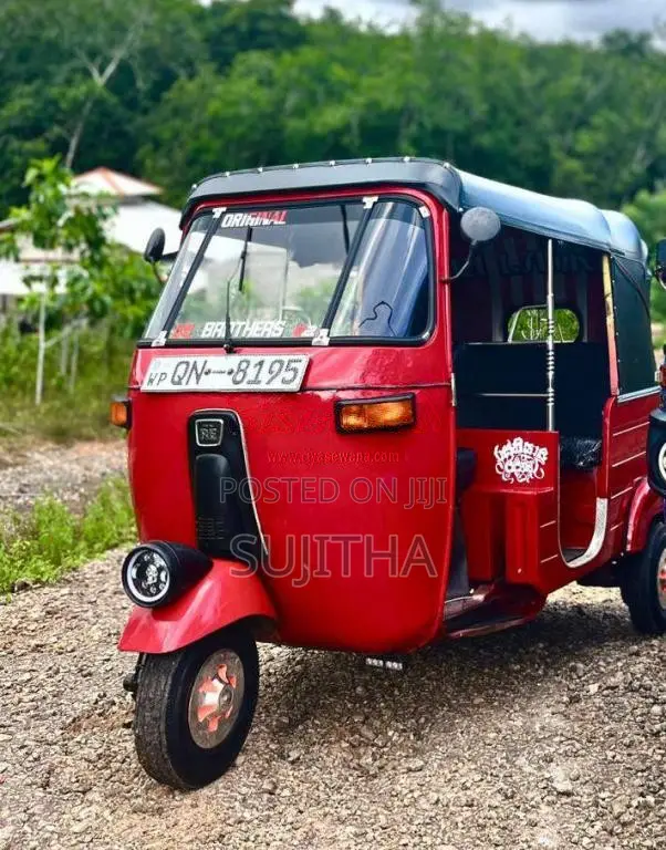 Bajaj 4 stroke 2007 Three Wheel (Used)