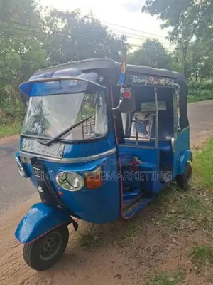 Bajaj 4 Stroke 2011 Three Wheel (Used)