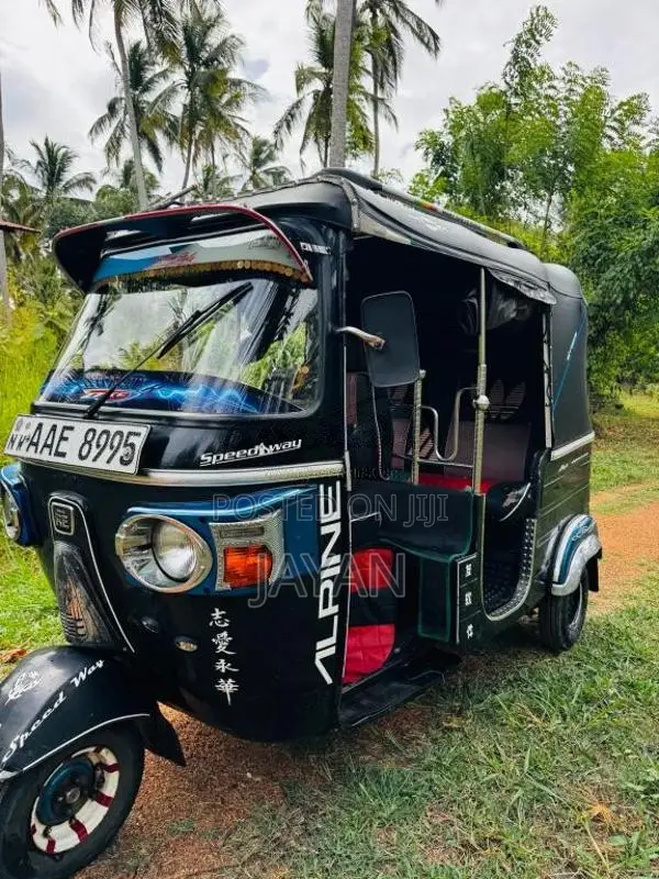 Bajaj RE 205 2012 Three Wheel (Used)