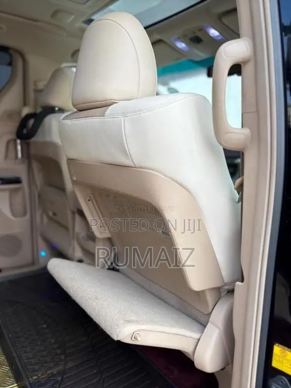 Toyota Alphard Executive Lounge 2014 Van (Used)