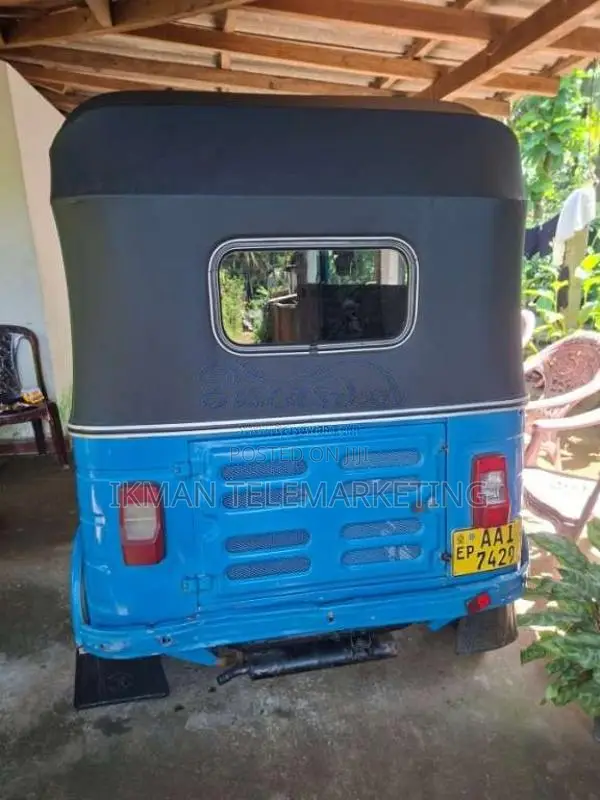 Bajaj 4 Stroke 2013 Three Wheel (Used)