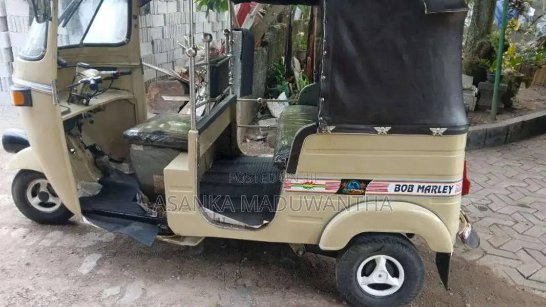 Bajaj 2 Stroke 2000 Three Wheel (Used)