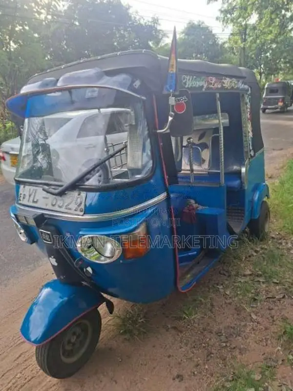 Bajaj 4 Stroke 2011 Three Wheel (Used)