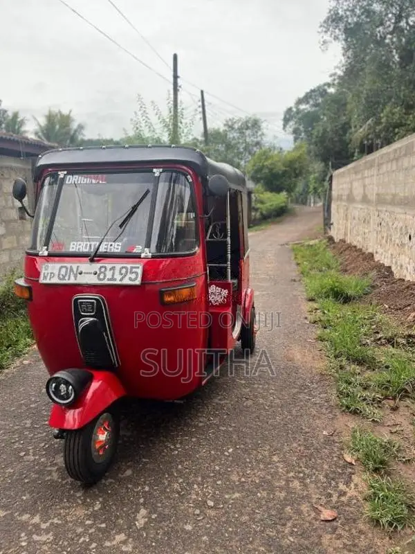 Bajaj 4 stroke 2007 Three Wheel (Used)