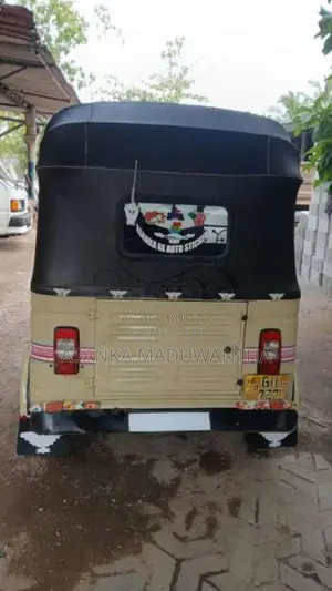 Bajaj 2 Stroke 2000 Three Wheel (Used)