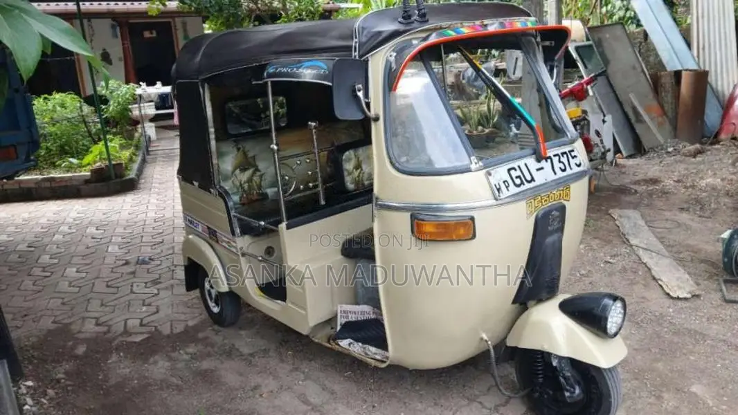 Bajaj 2 Stroke 2000 Three Wheel (Used)