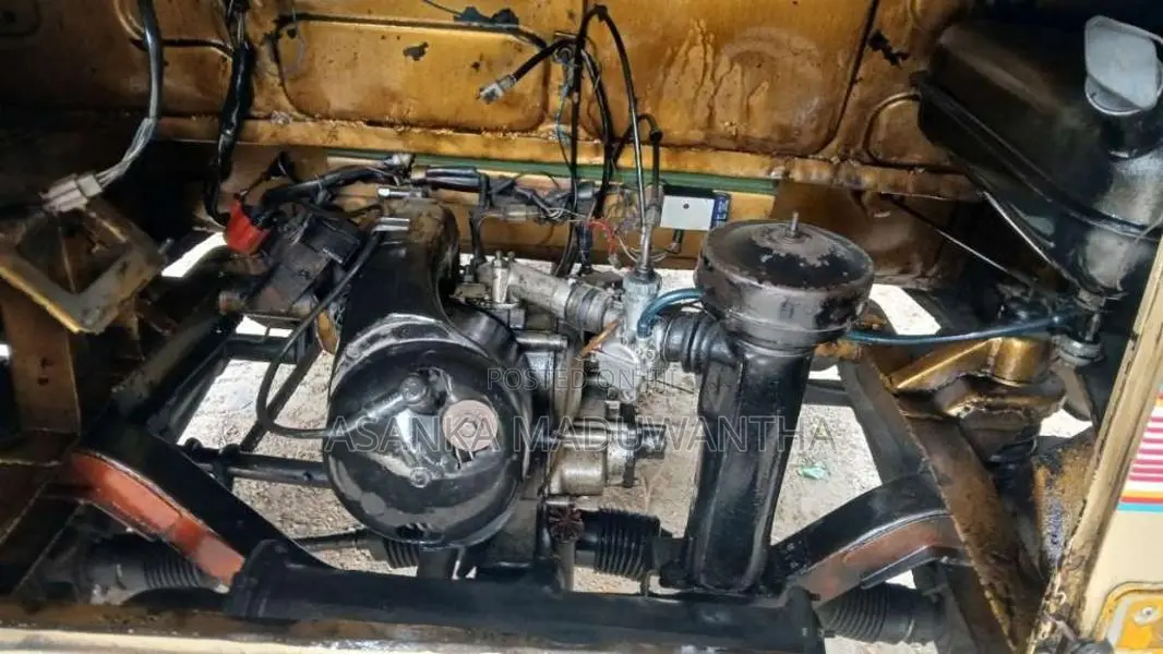 Bajaj 2 Stroke 2000 Three Wheel (Used)