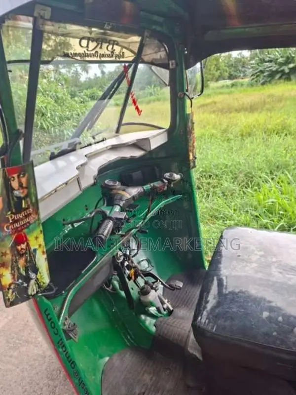 Bajaj RE 2 Stroke 2006 Three Wheel (Used)
