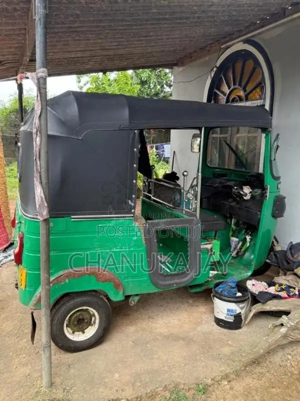 Bajaj 4 stroke 2014 Three Wheel (Used)
