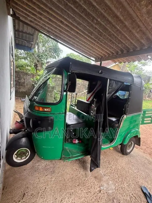 Bajaj 4 stroke 2014 Three Wheel (Used)