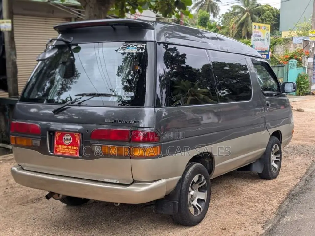 Toyota TOWNACE 1992 Van (Used)