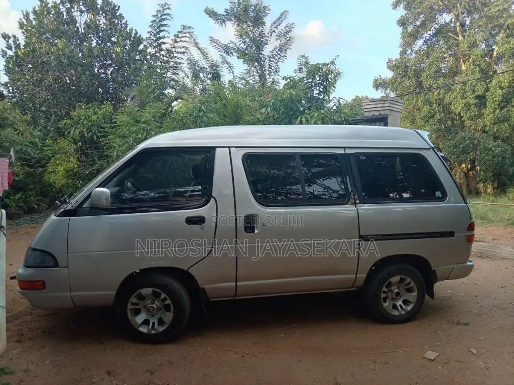 Toyota CR27 1996 Van (Used)