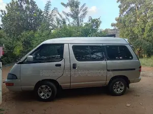 Toyota CR27 1996 Van (Used)