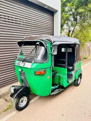 Bajaj RE 2 Stroke 2005 Three Wheel (Used)