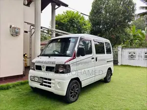 Nissan Clipper 2011 Van (Used)