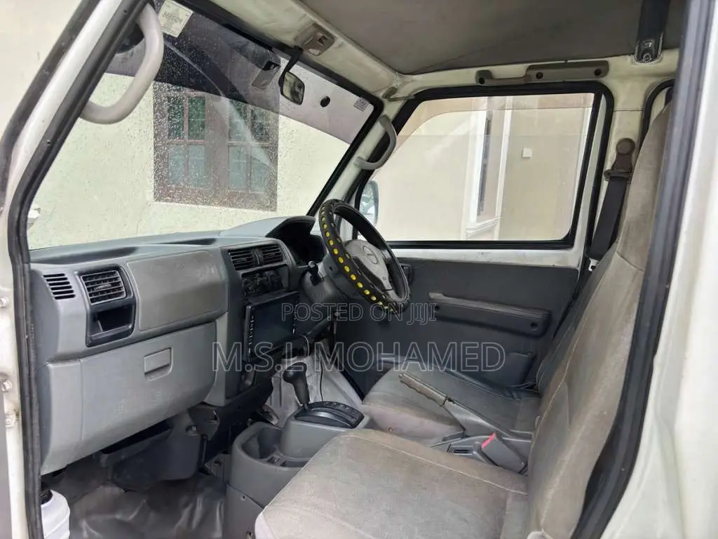 Nissan Clipper 2011 Van (Used)