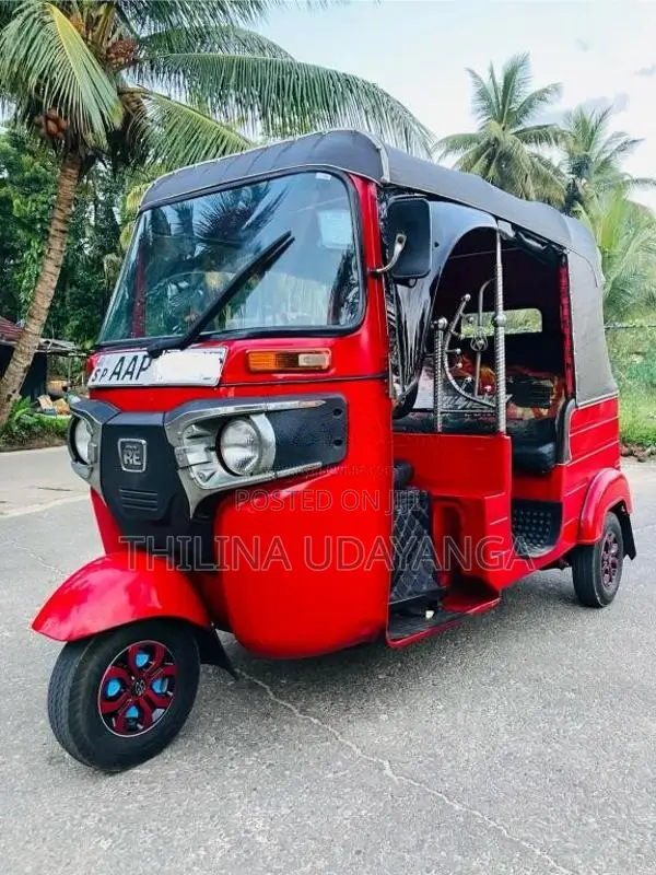 Bajaj RE 205 2014 Three Wheel (Used)