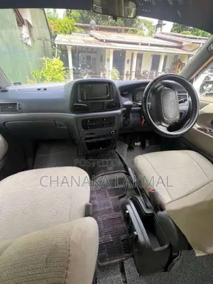 Toyota Noah 1999 Van (Used)