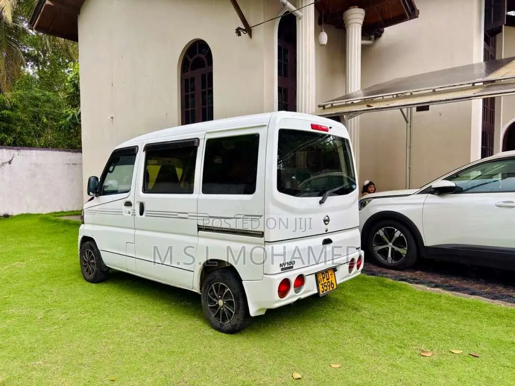 Nissan Clipper 2011 Van (Used)