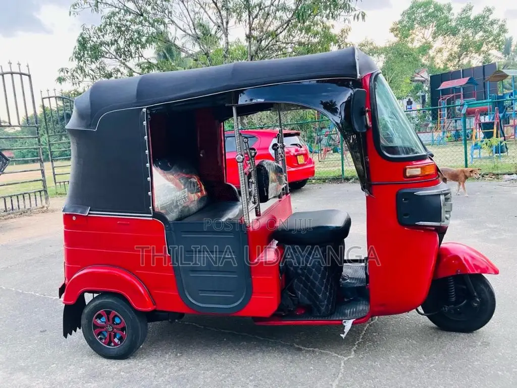 Bajaj RE 205 2014 Three Wheel (Used)