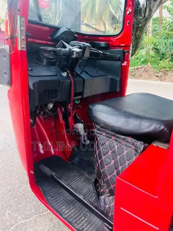 Bajaj RE 205 2014 Three Wheel (Used)