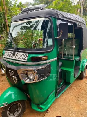 Bajaj 4 Stroke 2015 Three Wheel (Used)
