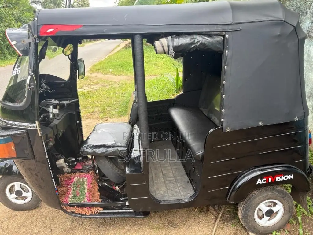 Bajaj RE 2011 Three Wheel (Used)