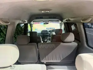 Toyota Noah CR42 2000 Van (Used)