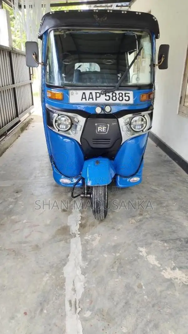 Bajaj 4 Stroke 2015 Three Wheel (Used)