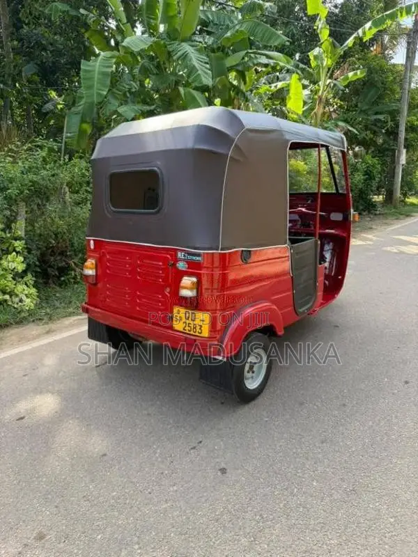 Bajaj 2 Stroke 2005 Three Wheel (Used)
