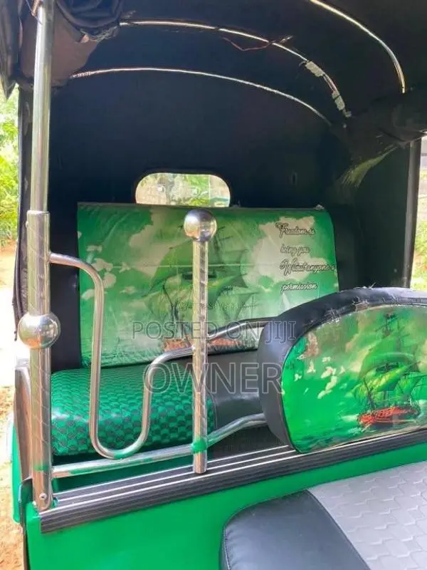Bajaj 4 Stroke 2015 Three Wheel (Used)