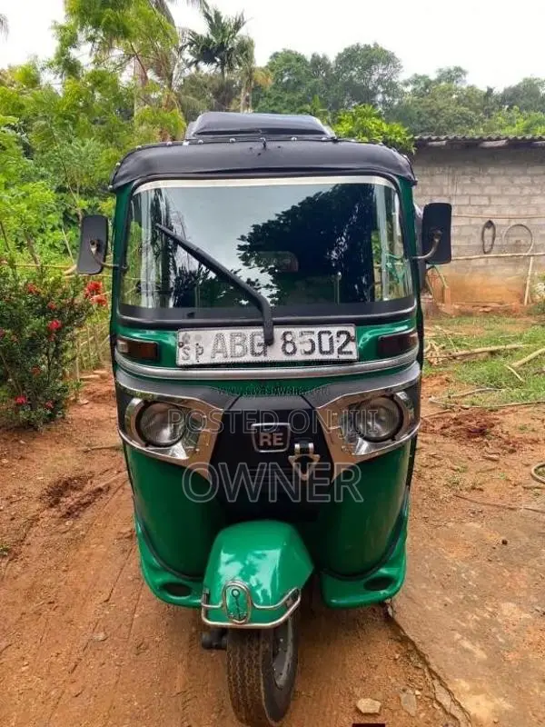 Bajaj 4 Stroke 2015 Three Wheel (Used)