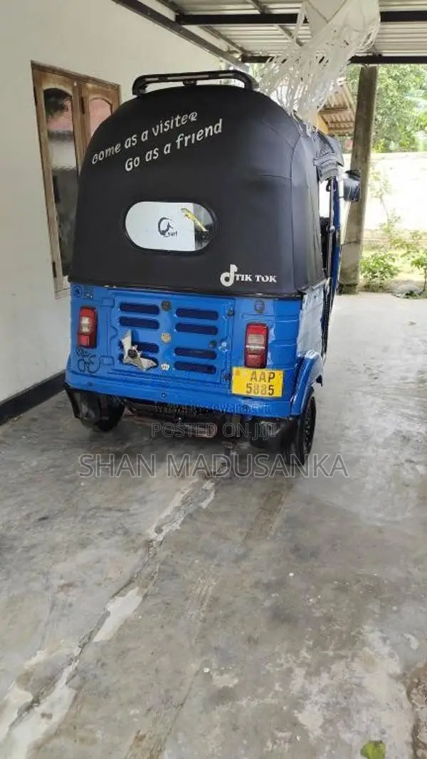 Bajaj 4 Stroke 2015 Three Wheel (Used)