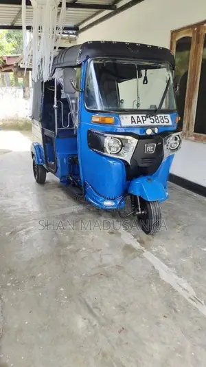 Bajaj 4 Stroke 2015 Three Wheel (Used)