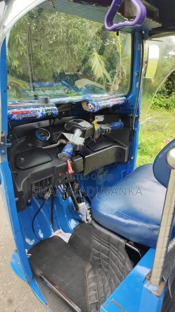 Bajaj 4 Stroke 2015 Three Wheel (Used)